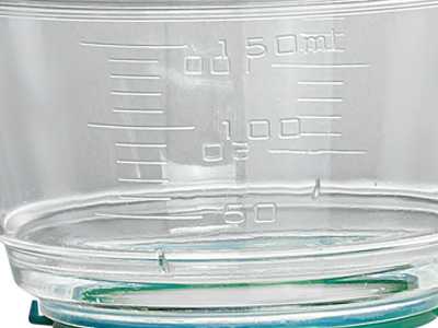 杯体透明，刻度清晰，便于观察容量